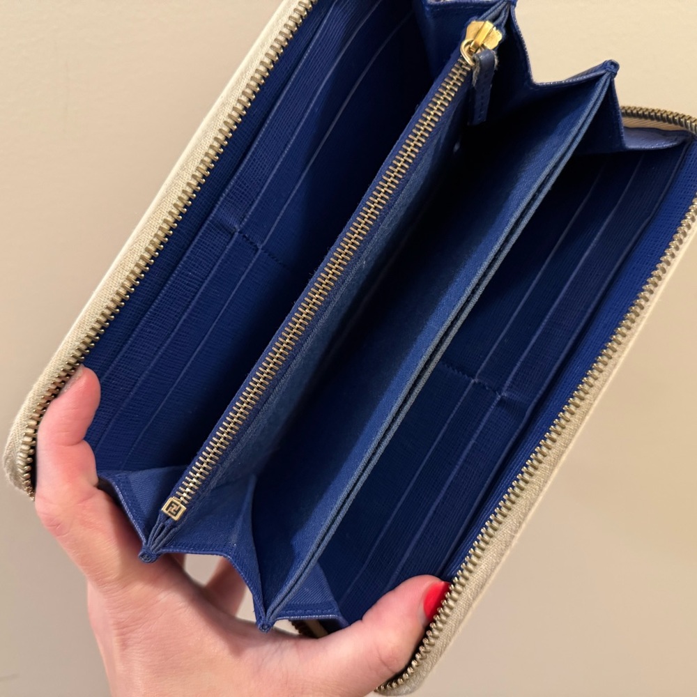 **RARE** Fendi Graffiti Long Wallet - Picture 9 of 10